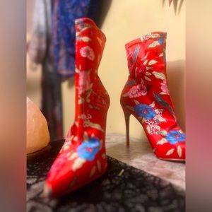 ALDO SATIN STRETCH AND PULL ON POINTED EMBROIDERED STILETTO HEELS